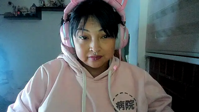 Shaddycute  online show from April 25, 12:08 pm