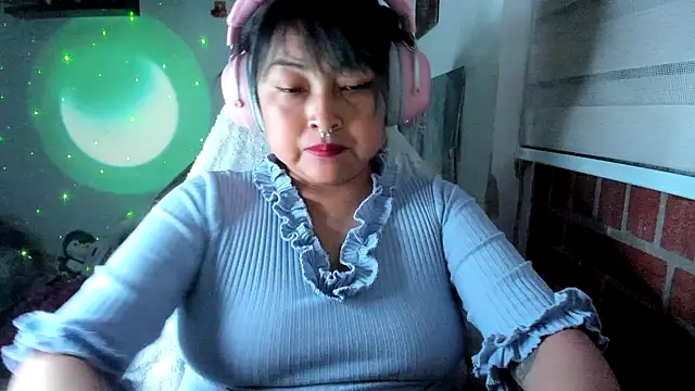 Shaddycute  online show from June 18, 11:42 pm