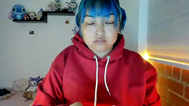 Shaddycute  online show from December 15, 1:22 am