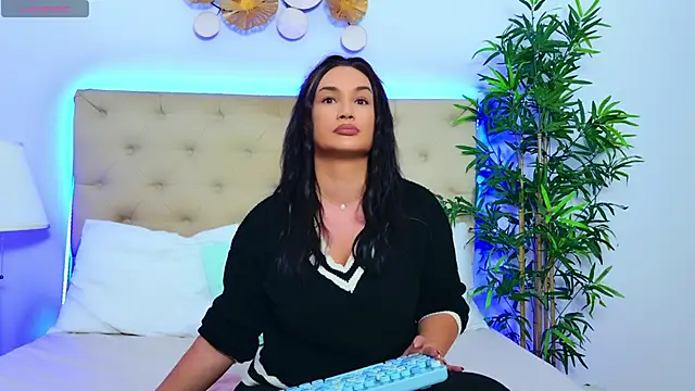 Snapshot of DaliyaArabian chatting on October 7, 2:32 pm DaliyaArabian online show from October 7, 2:32 pm