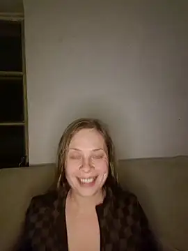 katiestevens online show from November 18, 9:16 pm