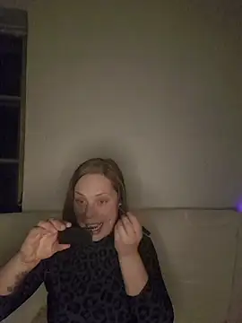 katiestevens online show from January 7, 10:24 pm