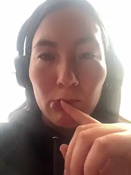 Snapshot of Elle_Lee_ chatting on October 2, 4:45 pm Elle Lee online show from October 2, 4:45 pm