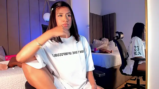 Elise Diamond online show from April 22, 3:53 pm