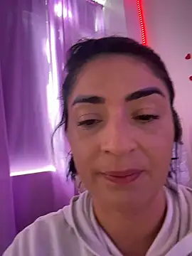 karenlennox1 online show from June 3, 9:31 pm