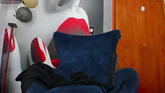 karenlennox1 online show from October 3, 1:33 am