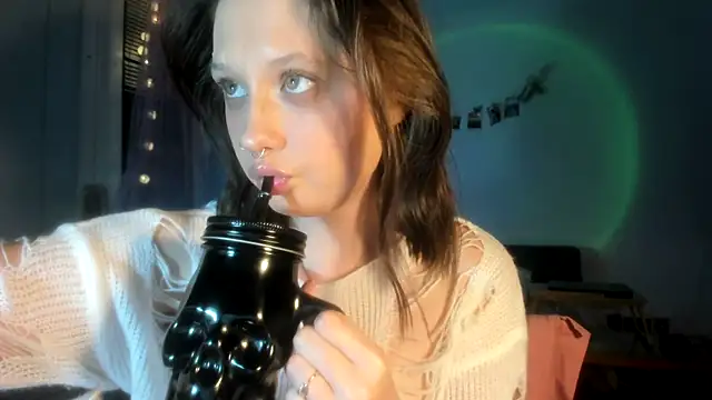 Jenny darling love online show from April 22, 7:00 pm