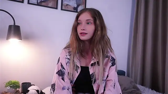 EdlinHargus online show from October 18, 2:03 am