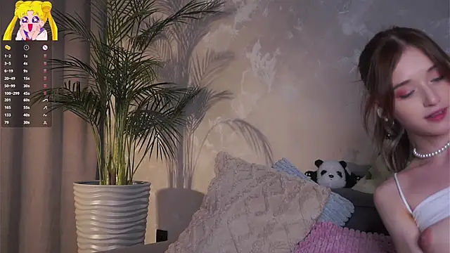 EdlinHargus online show from April 28, 1:47 am