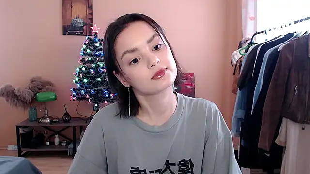 CuteRuby99 online show from January 14, 6:18 am