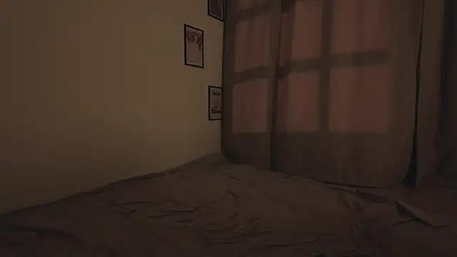 MariMaddison online show from April 28, 5:17 pm