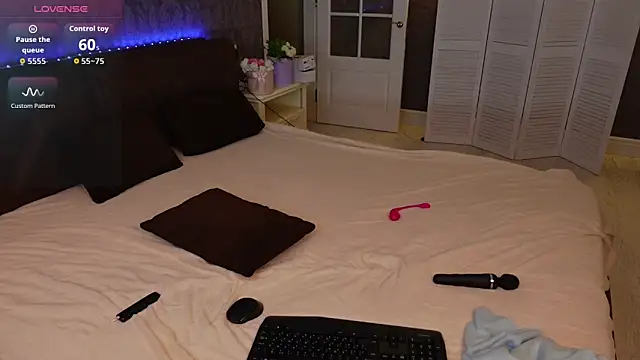 KittiLiza online show from November 21, 11:18 pm
