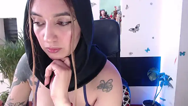 Lia-mitch online show from November 4, 6:46 pm