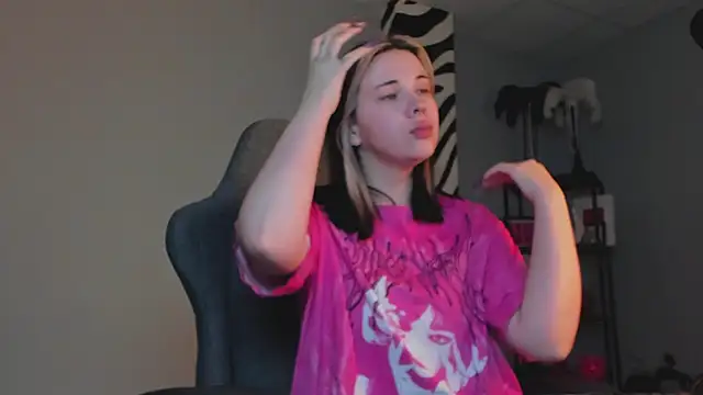 AliceSunday online show from December 2, 3:08 am