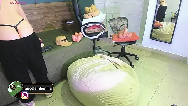 megan morgan01 online show from March 23, 12:55 pm