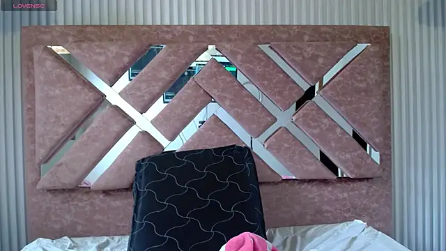  isaabellaa online show from March 28, 3:00 pm