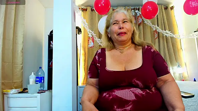 girl amada online show from September 13, 4:20 am