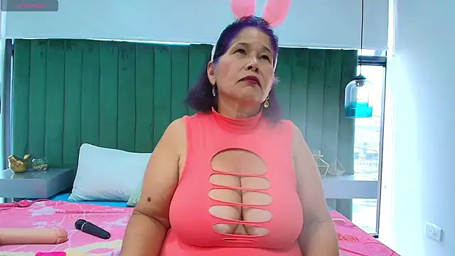 girl amada online show from June 9, 5:12 pm