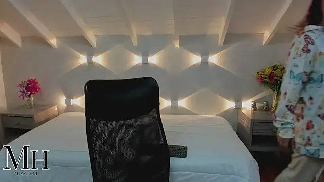 MizzHell online show from April 24, 4:04 am