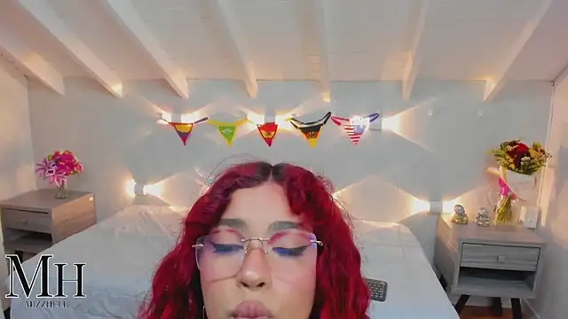 MizzHell online show from June 9, 4:01 am