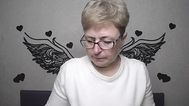 EmiliaGree online show from April 29, 5:26 pm
