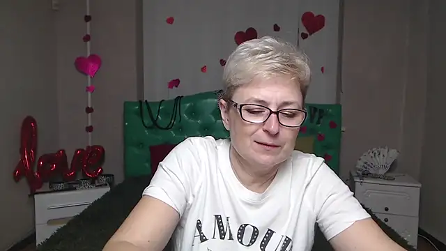 EmiliaGree online show from December 2, 6:21 pm