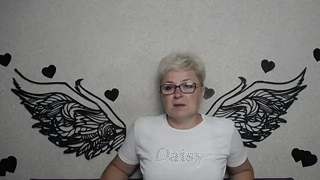 Snapshot of EmiliaGree chatting on September 12, 5:09 pm EmiliaGree online show from September 12, 5:09 pm