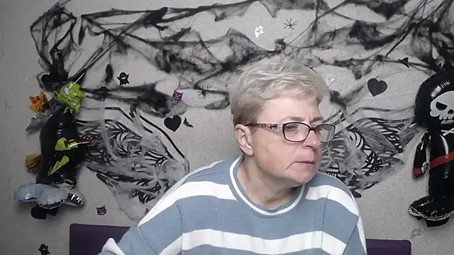 EmiliaGree online show from November 4, 6:46 pm