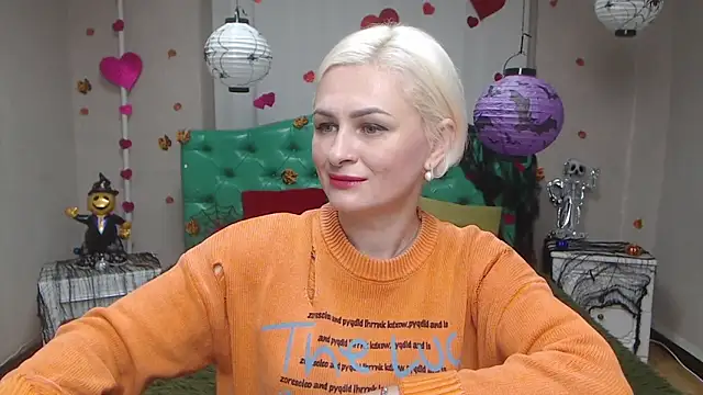 OliviaHorst online show from November 6, 7:36 am