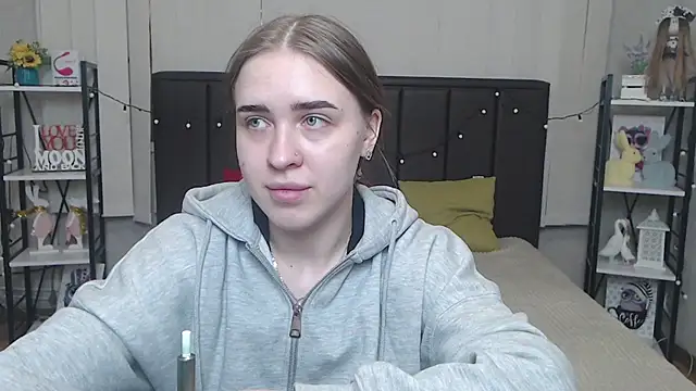 LauraHlot online show from September 26, 5:43 pm