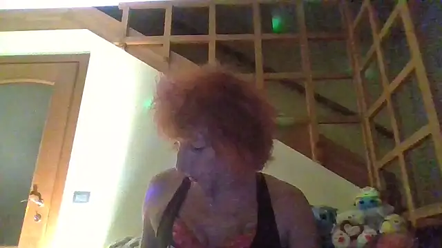 scorpionlady70 online show from May 26, 10:31 pm
