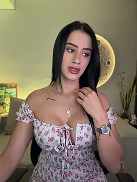 SarahhSmitth1 online show from June 8, 8:19 pm