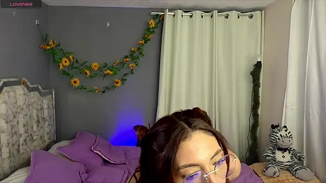 Tomoe b online show from April 22, 4:09 am