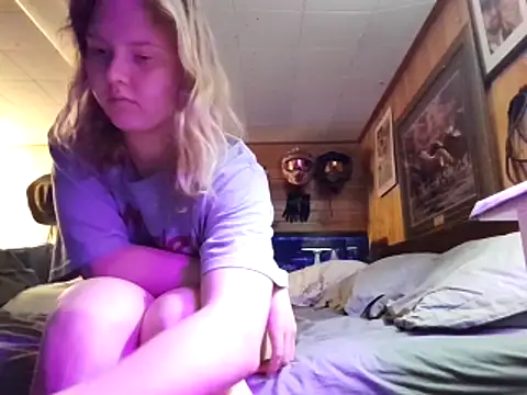 Ryan and Aurora online show from April 9, 12:21 pm