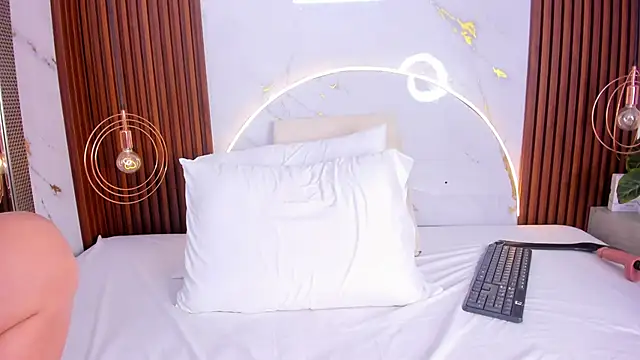 miamiller69 online show from April 10, 6:30 am