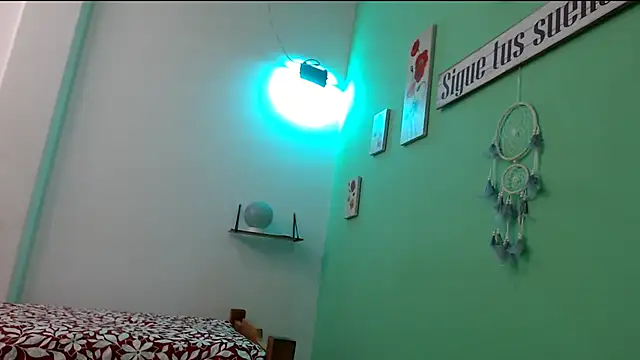 evaleribigtits18 online show from April 27, 1:35 am