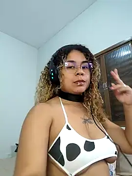 Snapshot of VitoriaFernandes chatting on October 7, 10:47 pm VitoriaFernandes online show from October 7, 10:47 pm
