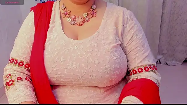 Gulabi Queen online show from November 12, 4:38 pm