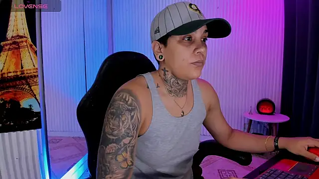 ZhoeStrong online show from April 21, 2:13 pm