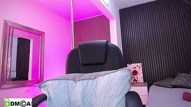 natasha  jackson online show from September 28, 3:06 pm