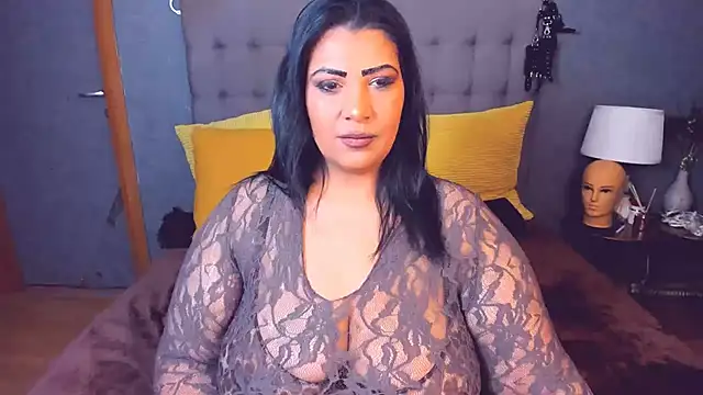 AmyCubes online show from April 23, 6:10 pm