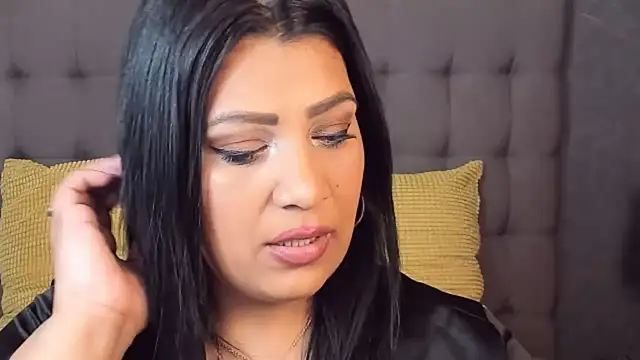 AmyCubes online show from January 12, 9:20 pm