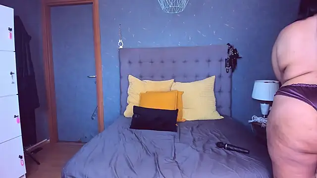 AmyCubes online show from April 8, 4:58 am