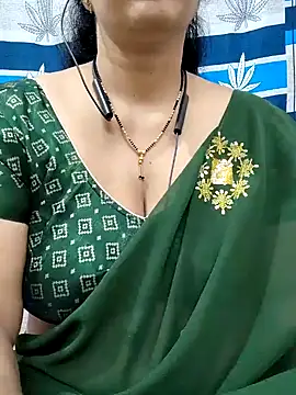 Snapshot of bhuvana555 chatting on December 2, 7:10 am bhuvana555 online show from December 2, 7:10 am