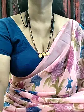Snapshot of bhuvana555 chatting on October 18, 4:26 am bhuvana555 online show from October 18, 4:26 am