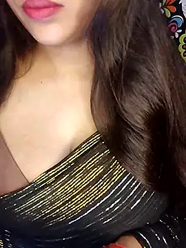 Sreya213 online show from April 21, 5:20 pm