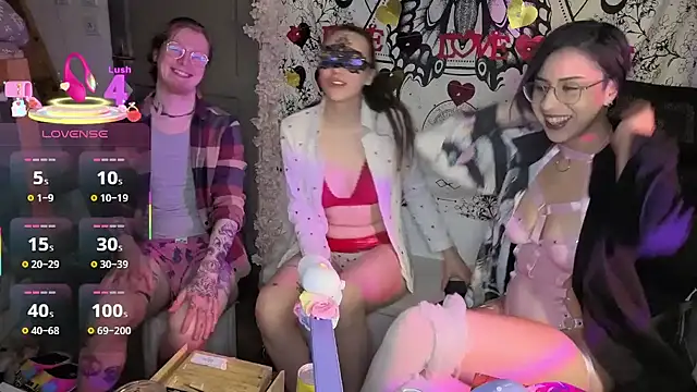 LisandreLaVenale online show from February 14, 11:18 pm