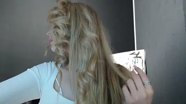 Your Jessy online show from November 29, 2:21 pm