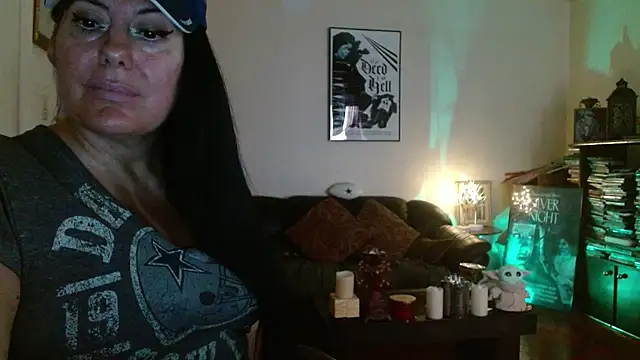 mandaloriangirls online show from June 10, 8:40 pm