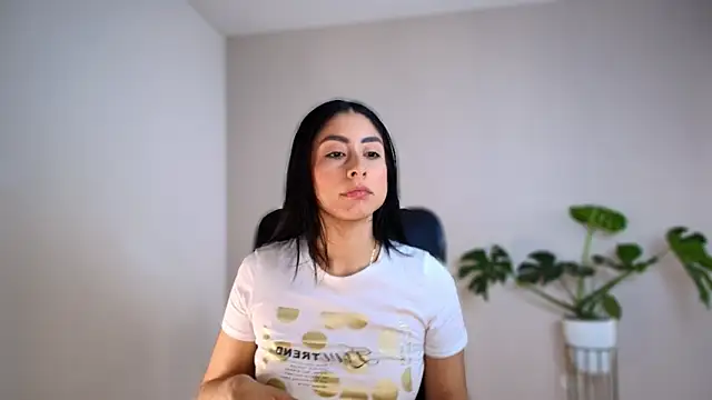 auroracaruso11 online show from February 24, 9:13 pm